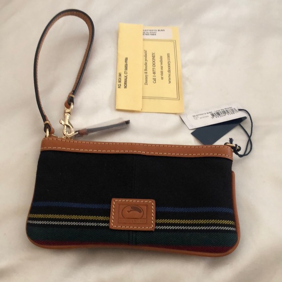 Dooney & Bourke Black Tartan & Brown Leather Trim ZA Wristlet NWT - Picture 5 of 16